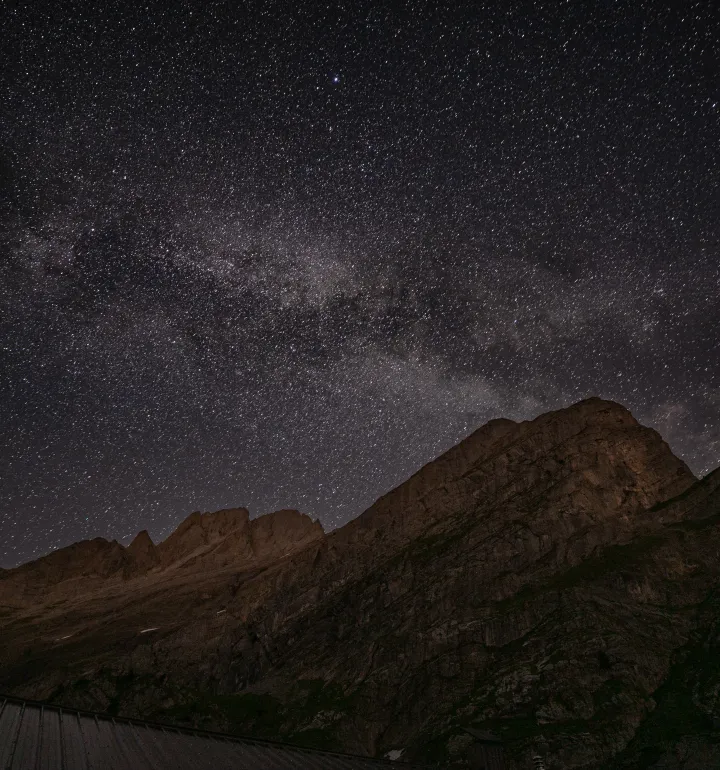 Incroyable nuit étoilée en montagne